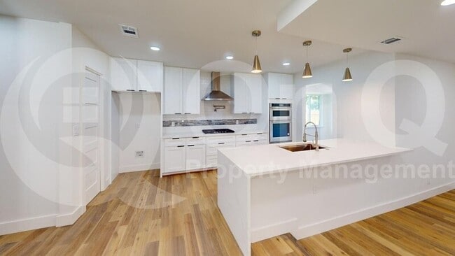 Building Photo - 9342 Springwater Dr