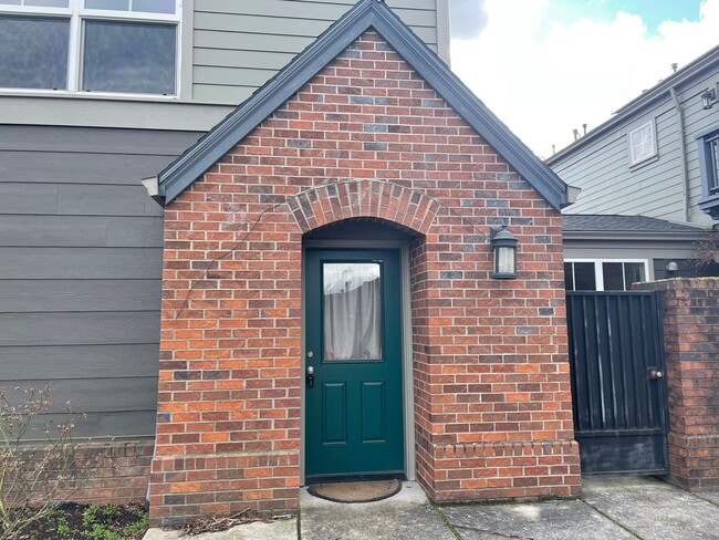 Building Photo - Your Cozy Corner in Fairview Village!