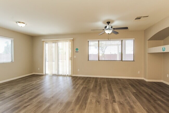 Foto del edificio - 2194 S 156th Ave