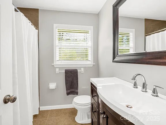 Upstairs Bathroom - 4075 Little River Rd