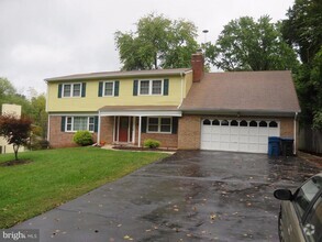 Building Photo - 6322 Linway Terrace