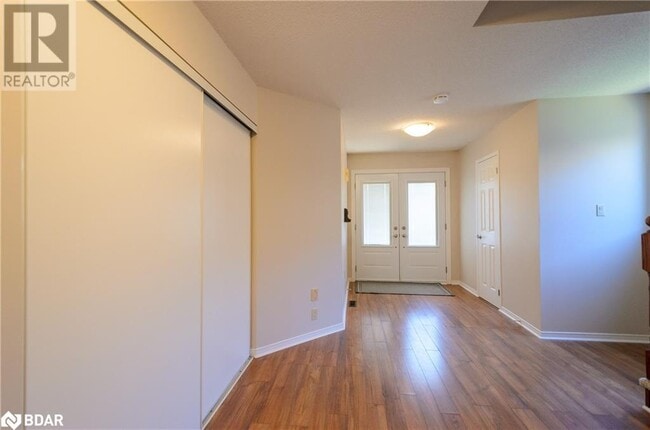 Building Photo - 132 Hanmer St E