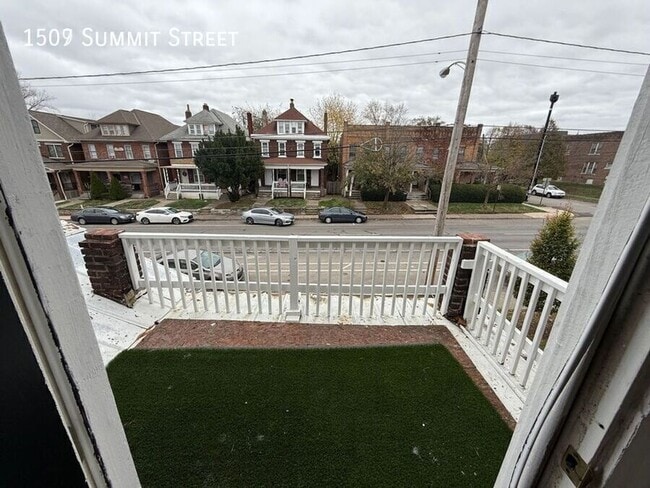 Foto del edificio - 1509 Summit St