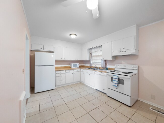 Foto del edificio - 440 S Plymouth Rd NW
