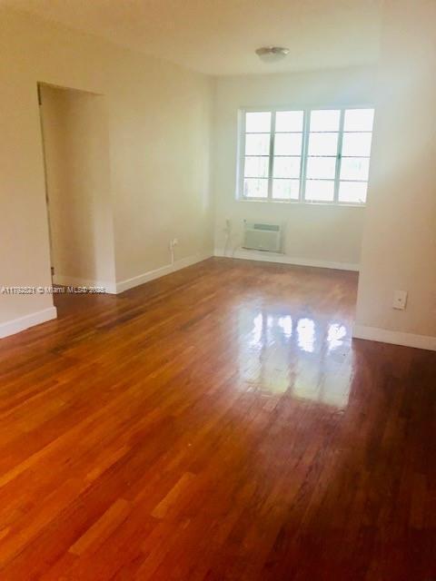 Foto del edificio - 1008 E Ponce De Leon Blvd