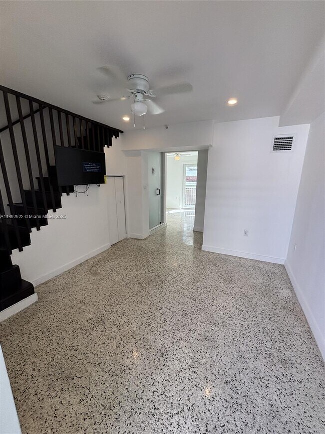 Foto del edificio - 560 NW 1st St