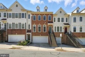 Building Photo - 3363 Beechcliff Dr