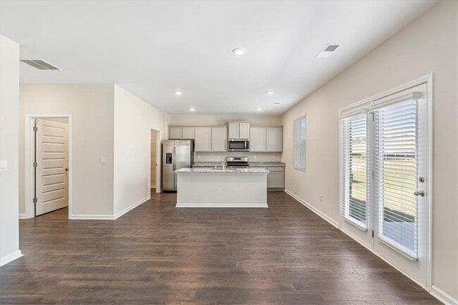 Building Photo - 1508 Brangus Dr