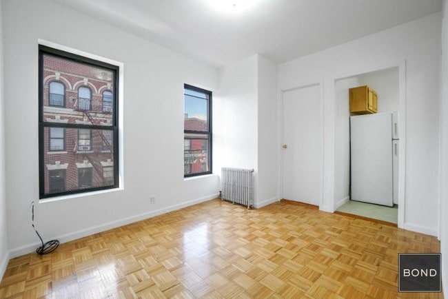 Building Photo - 164 Mott St