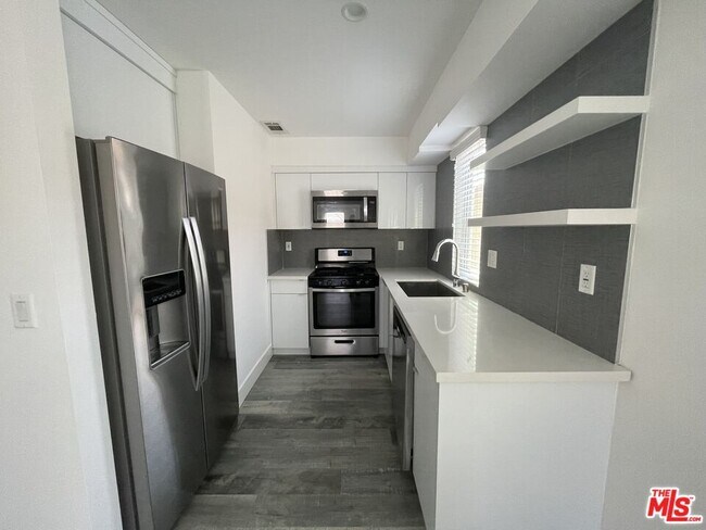 Foto del edificio - 6226 Lexington Ave