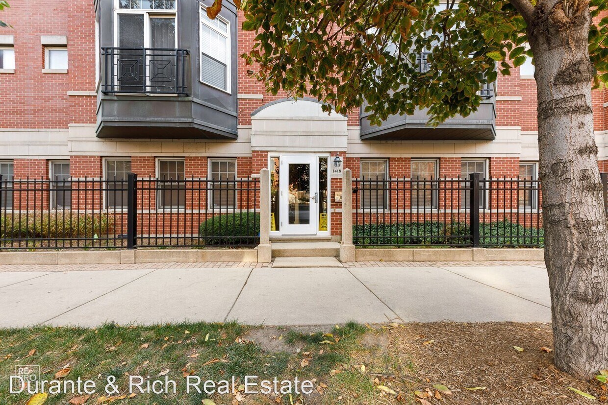 Primary Photo - 2 br, 2 bath House - 1418 S Halsted Unit 2B
