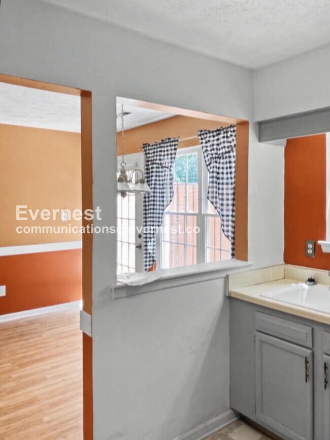 Foto del edificio - 1648 Skiffes Creek Cir