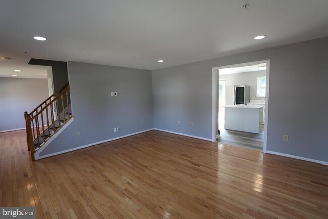 Building Photo - 5213 Zephyr Ave