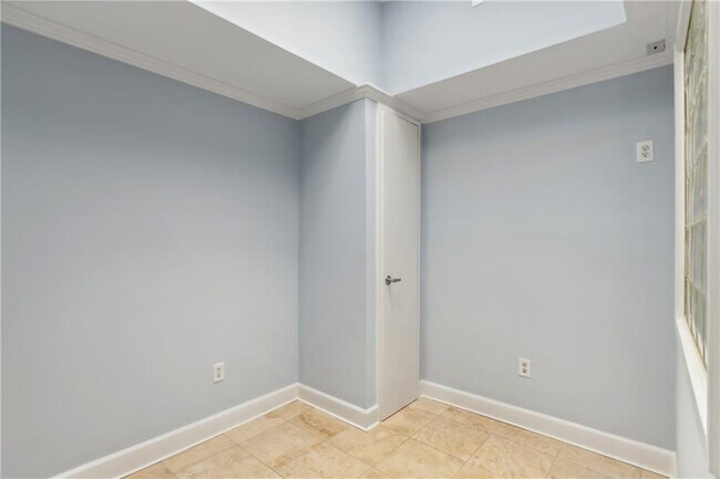 Building Photo - 620 Peachtree St NE