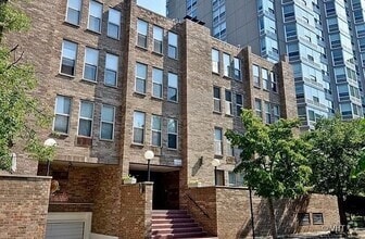 Building Photo - 744 W Gordon Terrace