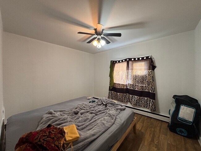 Photo du bâtiment - 2 Bedroom Apartment for Rent