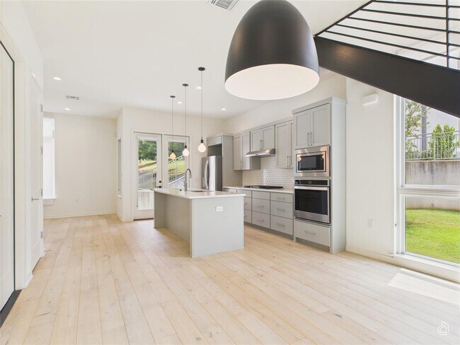 Foto del edificio - 3306 Cantwell Ln