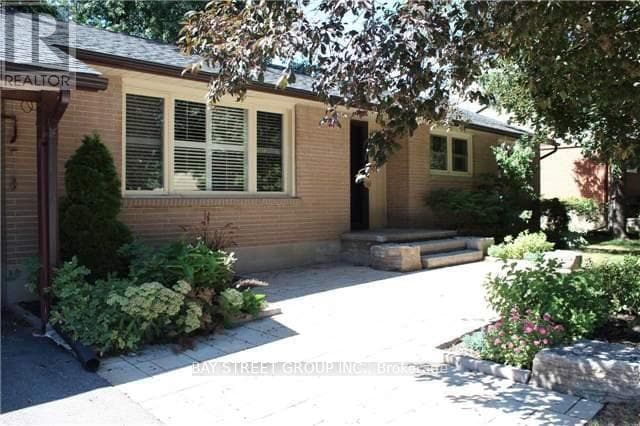 Building Photo - 308 Maple St