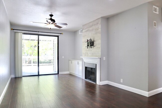 Foto del edificio - Charming condo in Fremont - great location...
