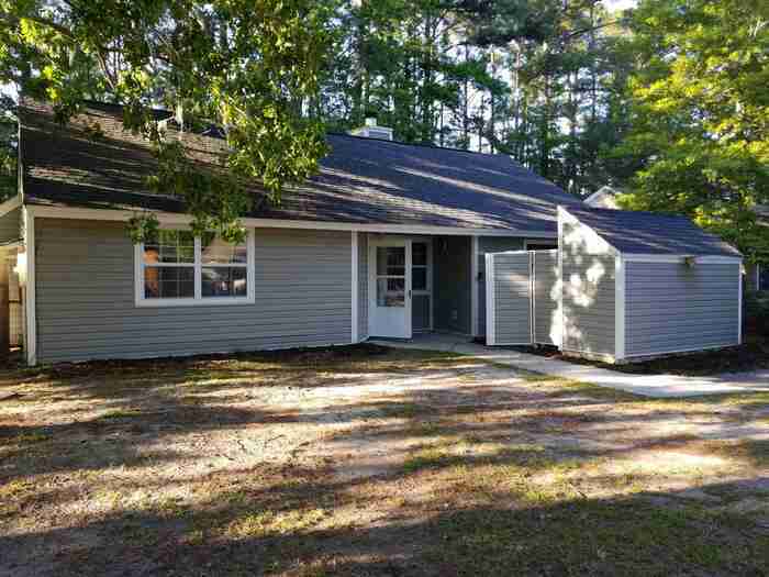 Primary Photo - 101 Hedge Way