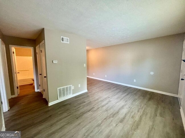 Foto del edificio - 6077 Pine St