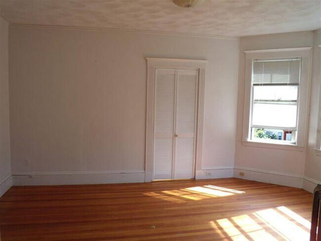 Foto del edificio - 79 College Ave