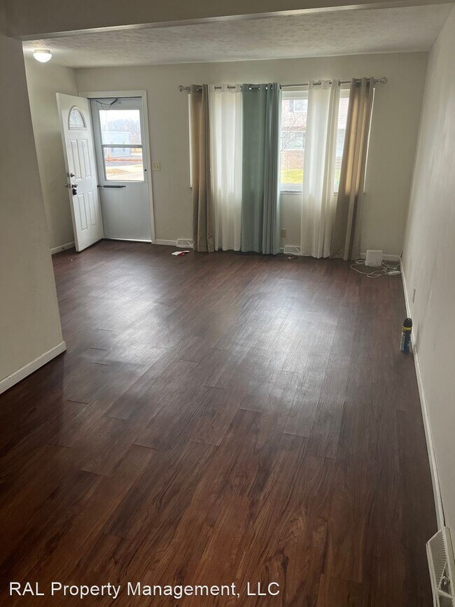Foto del edificio - 3 br, 1 bath House - 1394 e 263