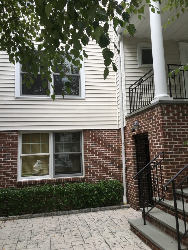 Building Photo - 53 Jefferson Pl