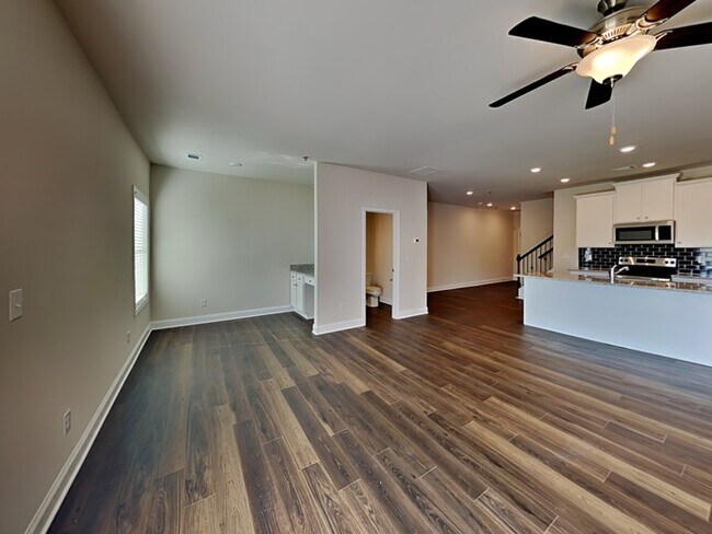 Foto del edificio - Apply NOW!