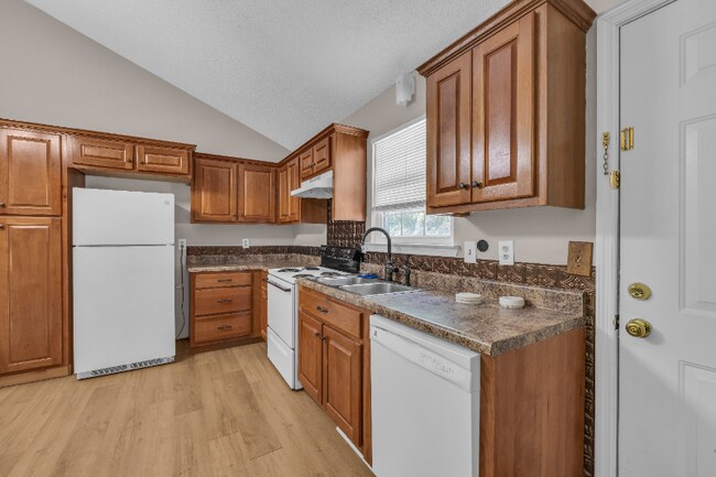 Foto del edificio - 1046 Shingle Rd