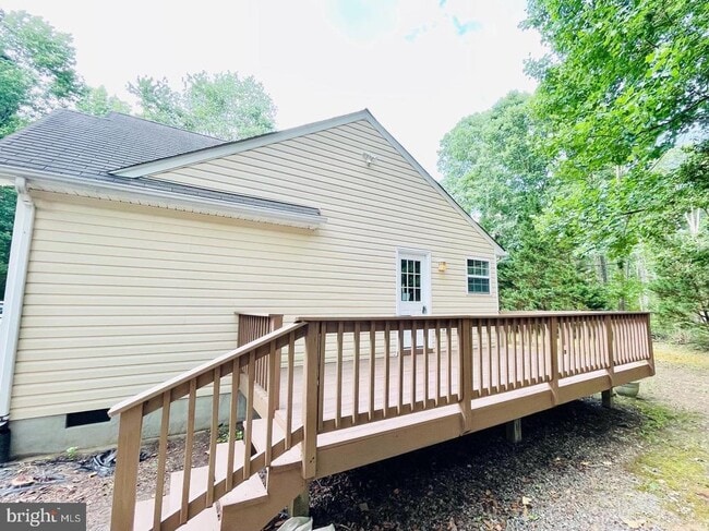 Building Photo - 74 Albertson Ct