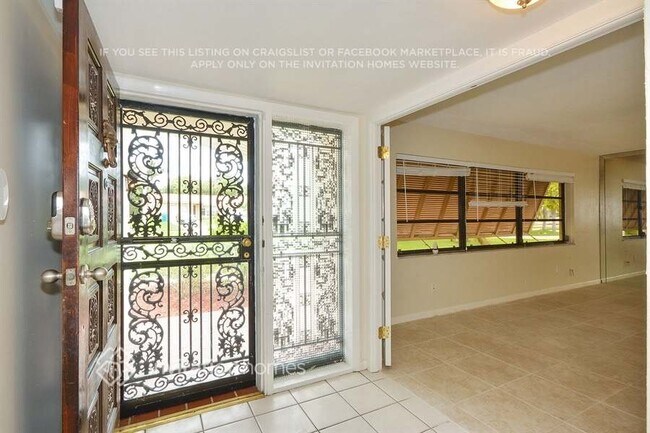 Building Photo - 2931 S Seacrest Blvd
