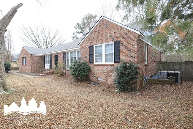 Building Photo - 7165 Alexander Rd