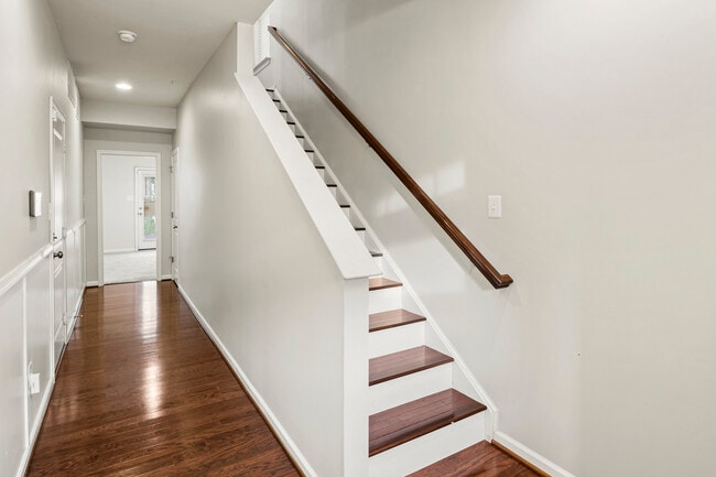 Foto del edificio - 214 Tanner Ln