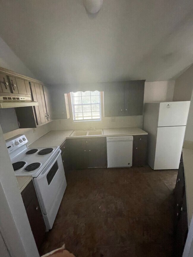 Foto del edificio - 3 bed 2 bath