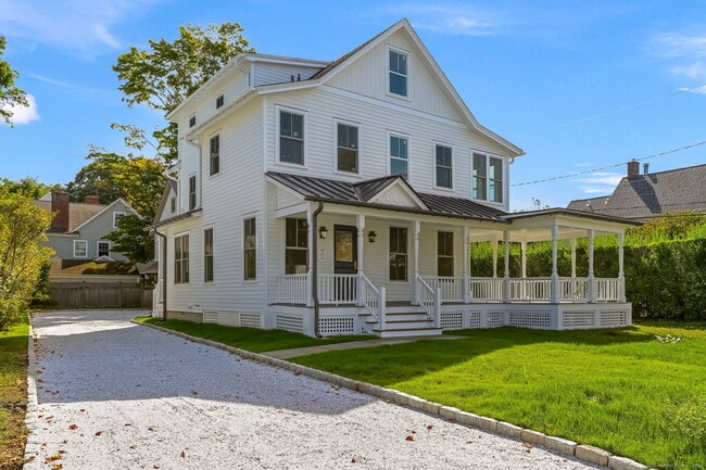 Building Photo - 134 Rowayton Ave