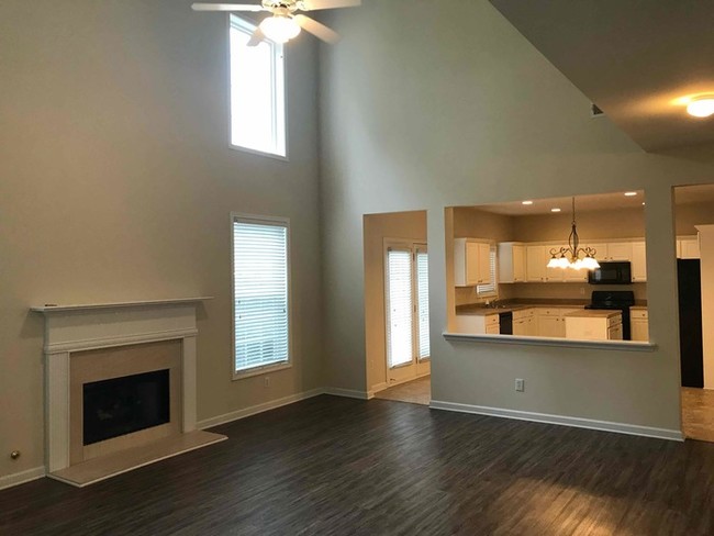 Building Photo - 3440 Coval Cir