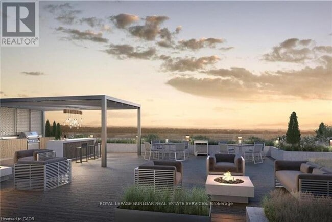 Building Photo - 15 Queen St S