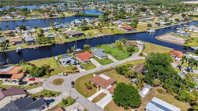 Building Photo - 2106 E Tobago Cir