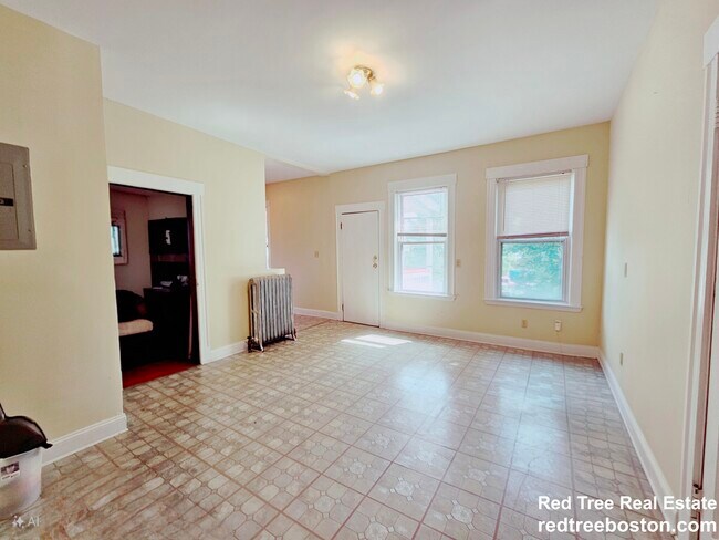 Building Photo - 243 Callender St
