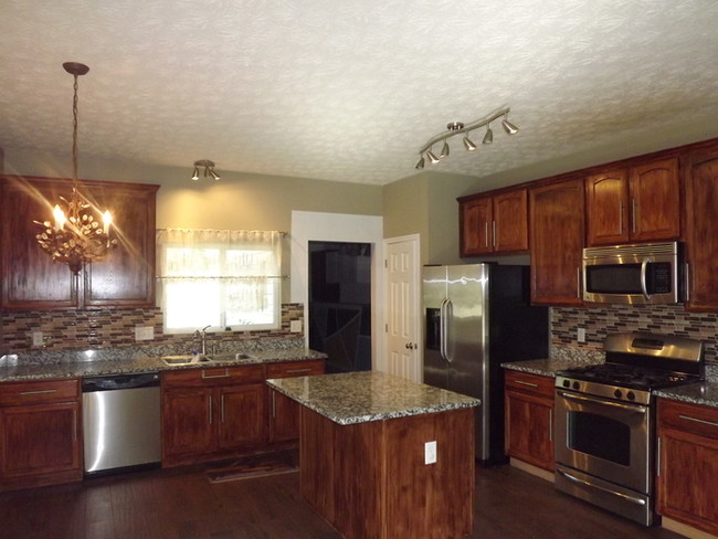Building Photo - 2711 Laurelwood Ct