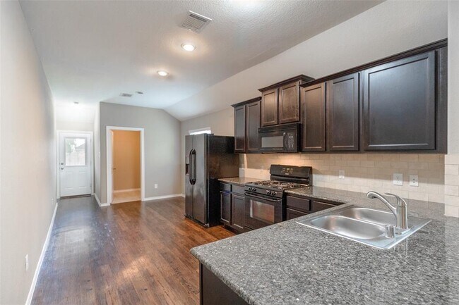 Foto del edificio - 3511 Goldleaf Trail Dr