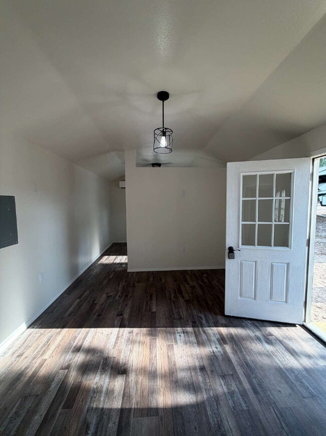 Building Photo - Charming 1-Bedroom Home with Modern Amenities in Longview, TX!