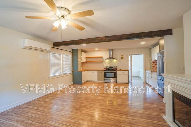 Building Photo - 3113 Yeoman Ave