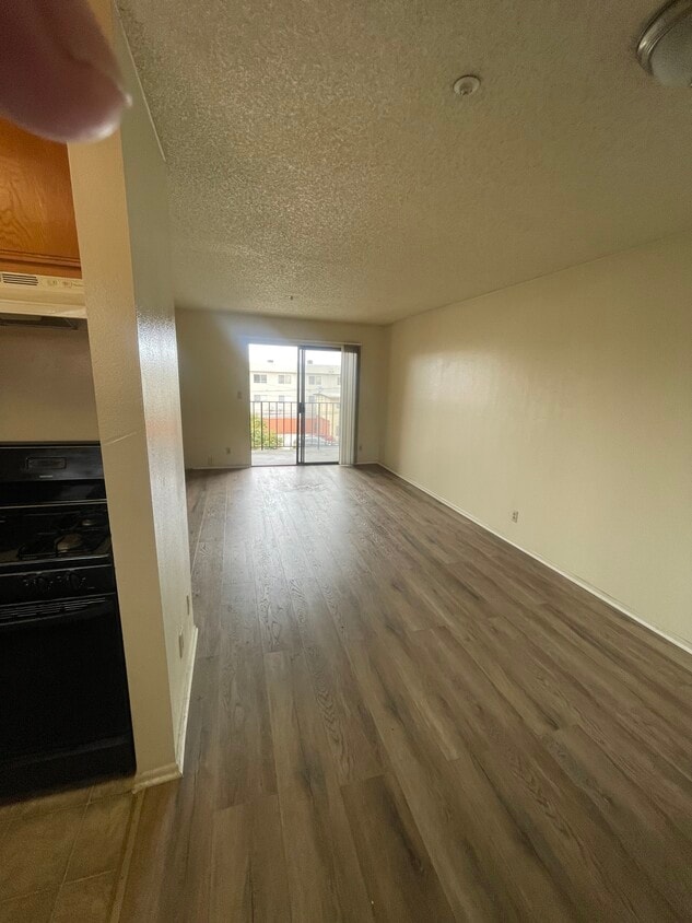 Foto principal - 14032 Doty, Hawthorne, CA 90250