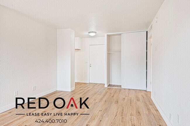 Foto del edificio - Sun-Drenched One Bedroom with Stainless St...