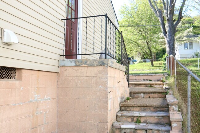 Building Photo - 376 Hiawassee Ave