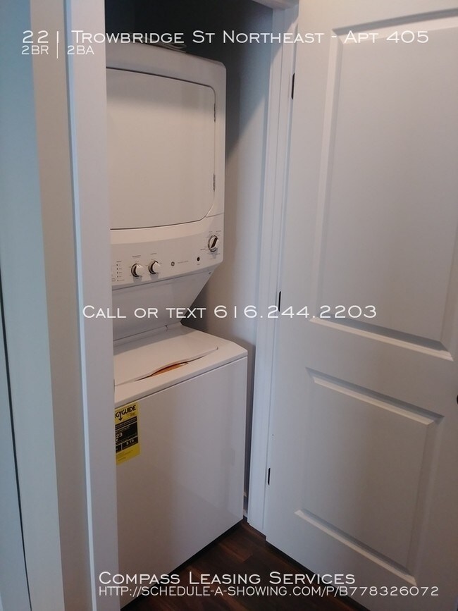 Foto del edificio - 221 Trowbridge St NE