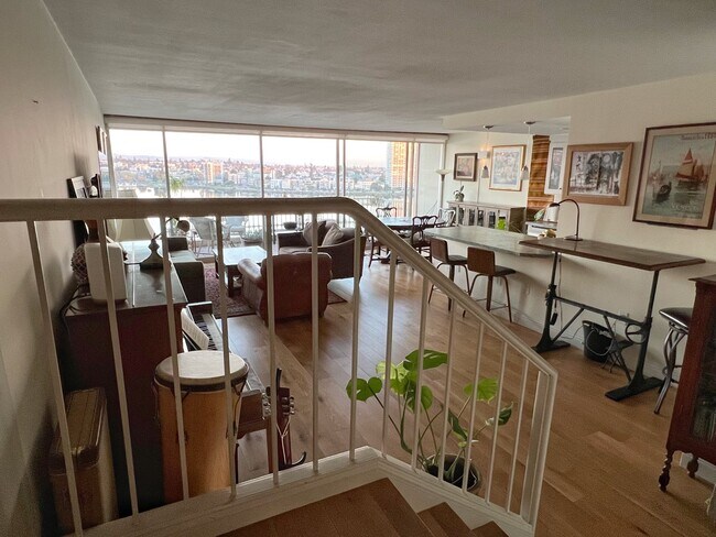 Foto del edificio - 1555 Lakeside Dr