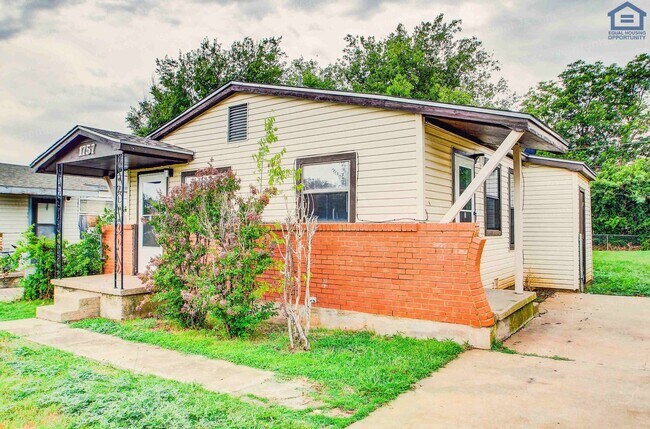 Foto del edificio - 1757 SW 13th St